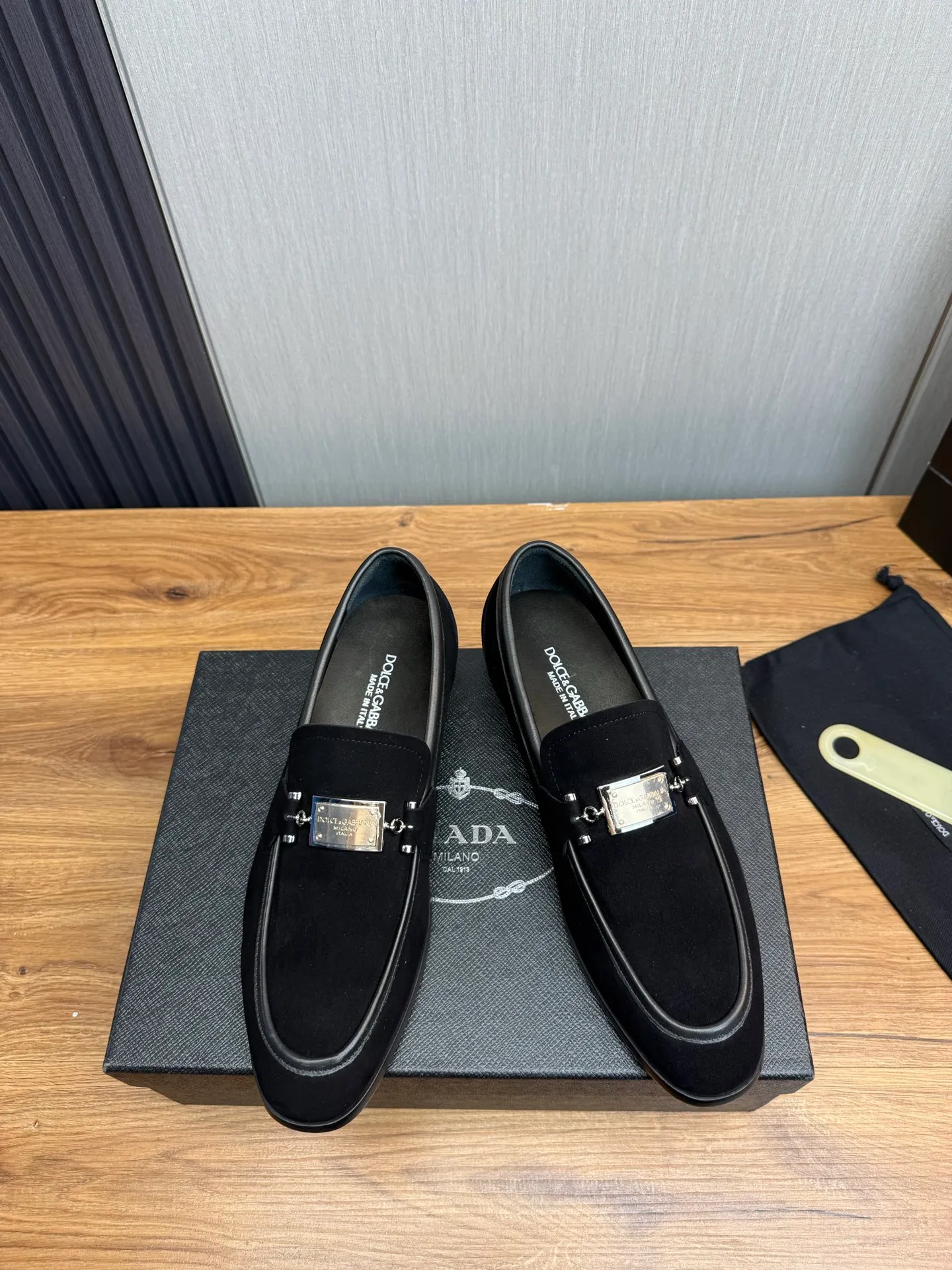 Factory price 520💰 Dolce&G .DG men's loafers👞 Classic and fashionable style, embellished with personalized DG logo. Imported cowhide, open-edge beaded cowhide, cowhide lining, original non-slip and wear-resistant outsole Size: 39-44 (customized at 38.45)